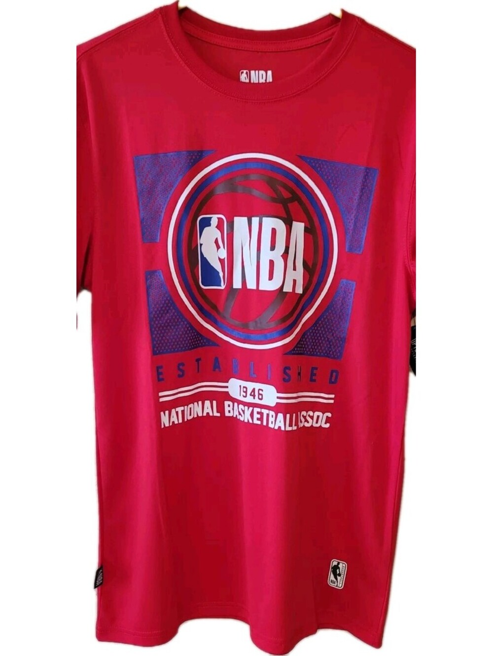 NBA Men's basketball Shirt. Established In 1946 Red Size med New Basketball Assc